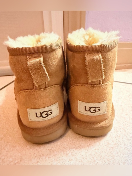 UGG Other - UGG Kids Classic Mini size 2 - Chestnut